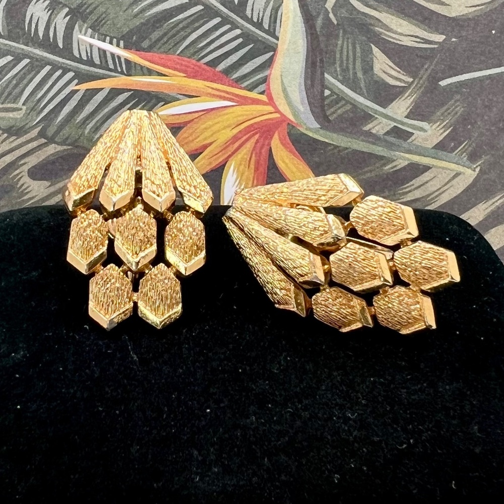 Coro Textured Tile Screwback Earrings